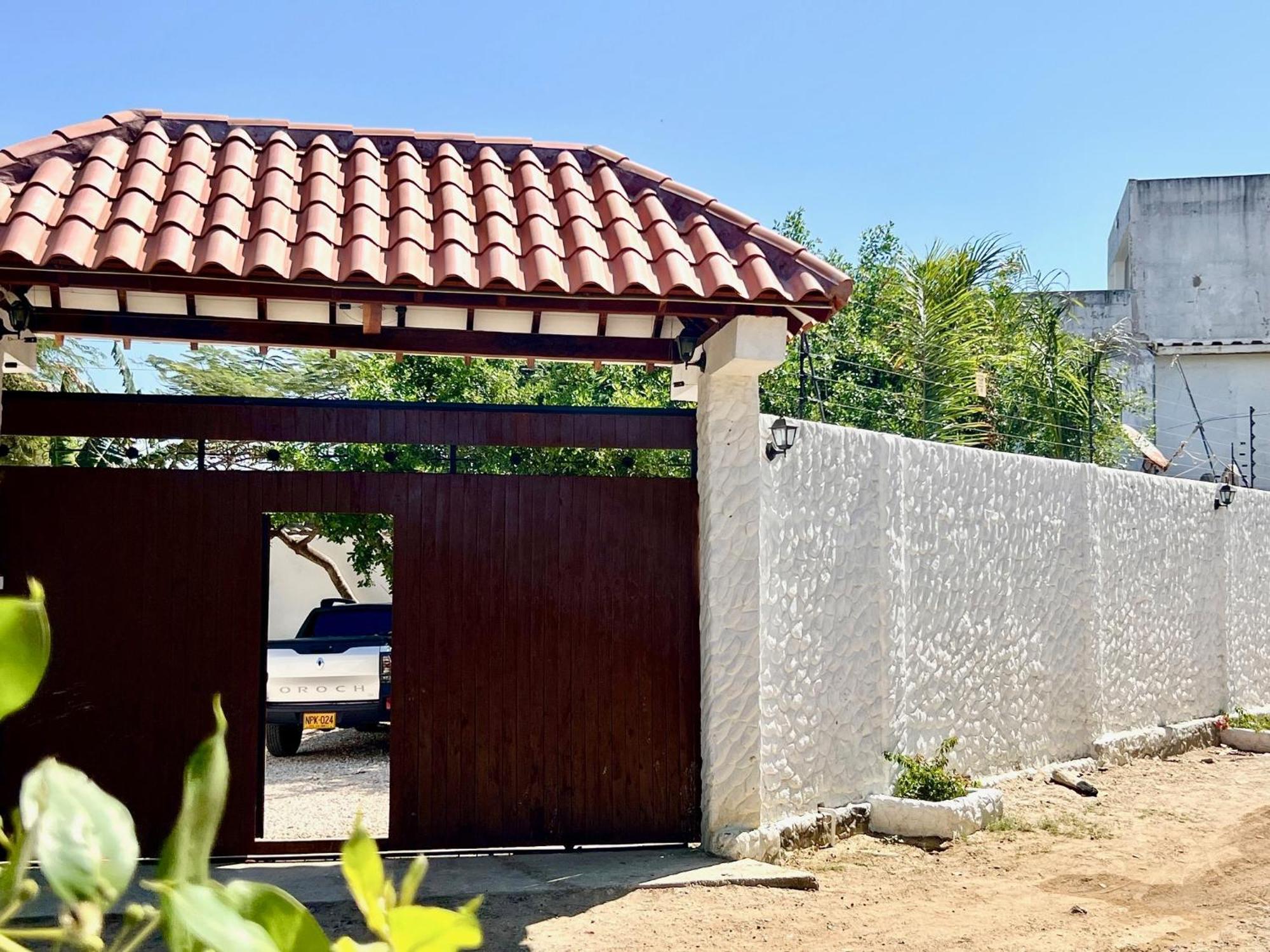 סנטה ורוניקה Hotel Villa Toti מראה חיצוני תמונה